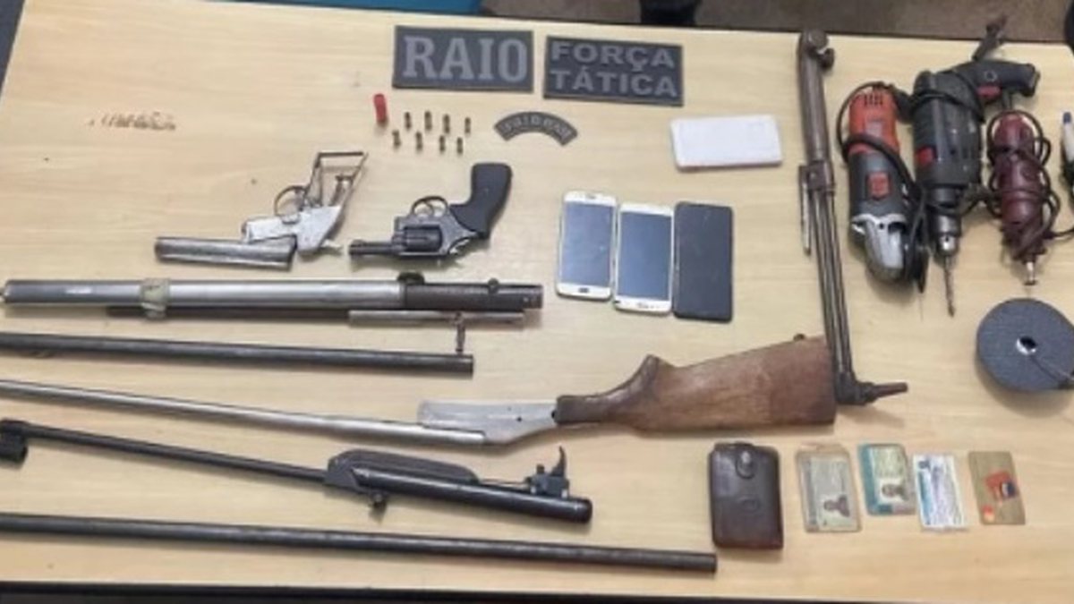 Pol Cia Militar Prende Homem Suspeito De Fabricar Armas Artesanais