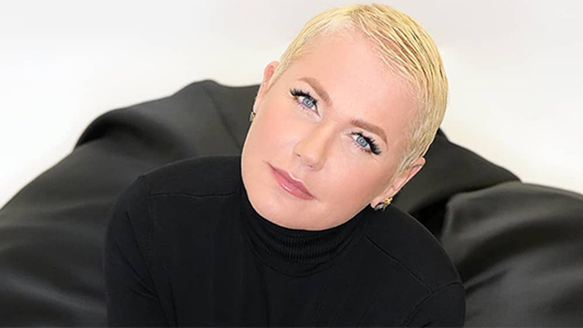 Xuxa Se Recusa A Tirar Foto F Bolsonarista E V Deo Viraliza Assista