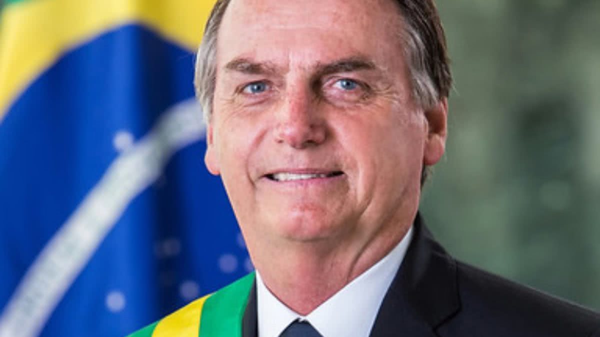 Jair Bolsonaro toma importante decisão sobre passagem de faixa