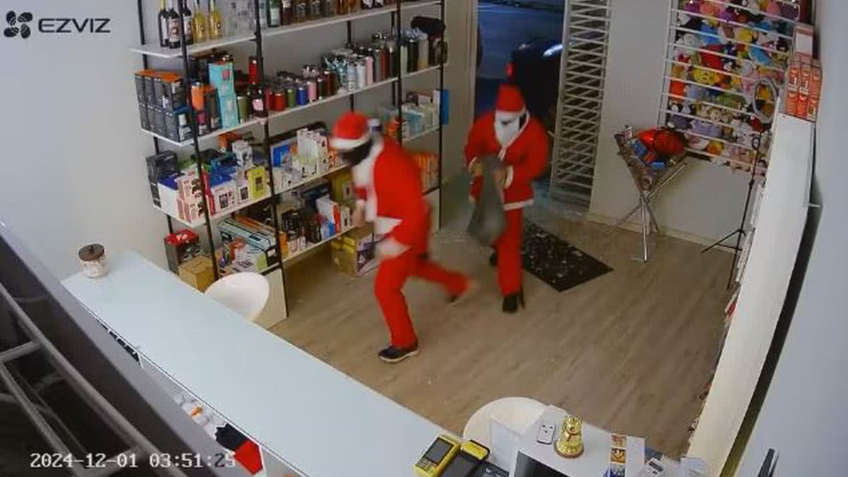 Bandidos Vestidos De Papai Noel Invadem E Furtam Loja Veja V Deo