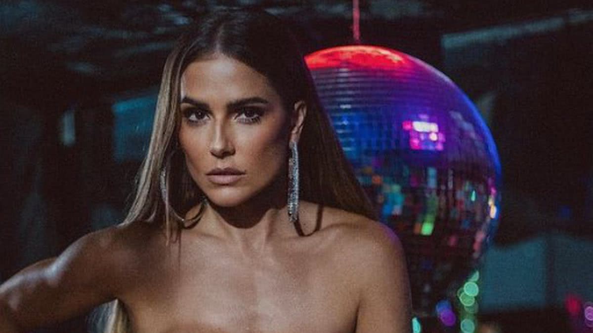 Deborah Secco Mostra Demais Ao Posar Fantasiada De Bruna Surfistinha E