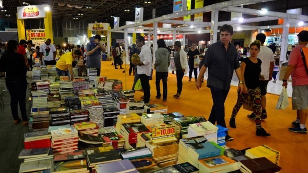 Bienal do Livro em Salvador é confirmada pelo prefeito Bruno Reis