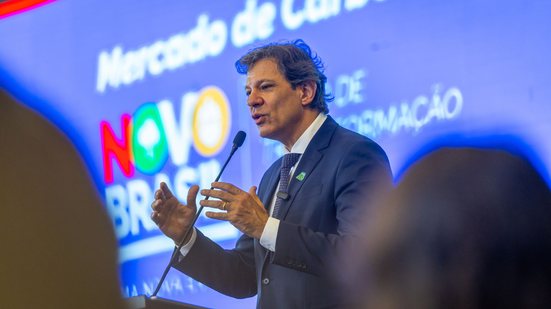 Haddad anuncia medida provisória que prevê gratuidade do Pix e sigilo