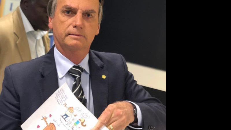 Bolsonaro Mostra No Instagram Cartilha Gay Barrada Em Entrevista No