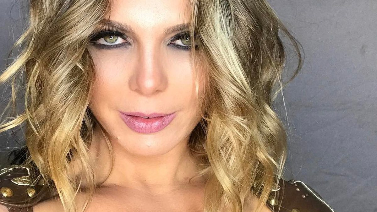 Aos 40 Anos Sheila Mello Aparece Super Musculosa E Impressiona Seguidores