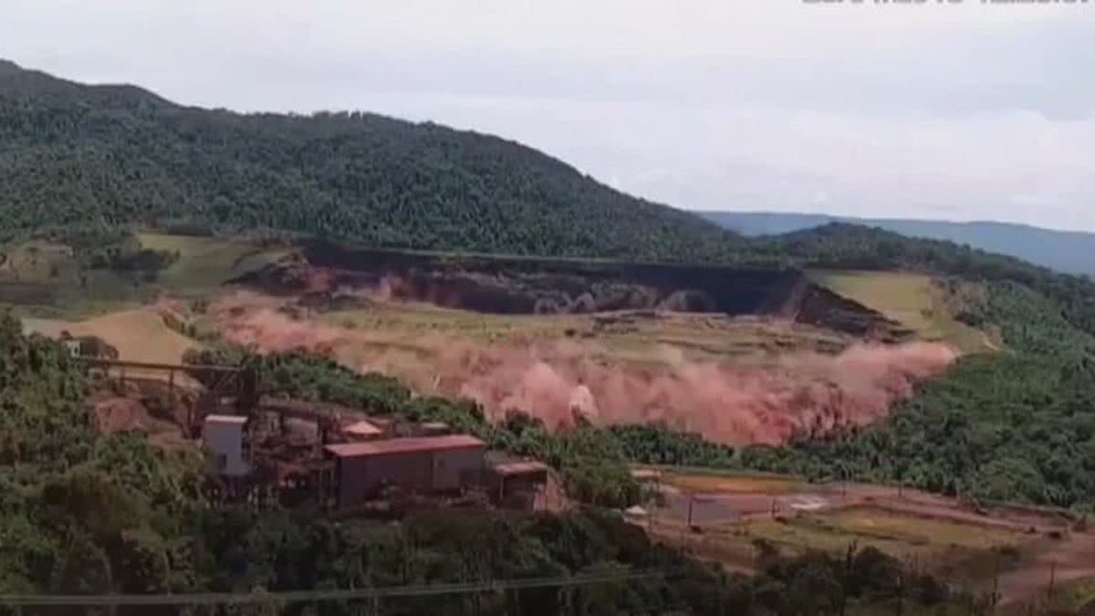 Vídeo mostra momento exato em que barragem de Brumadinho se rompe