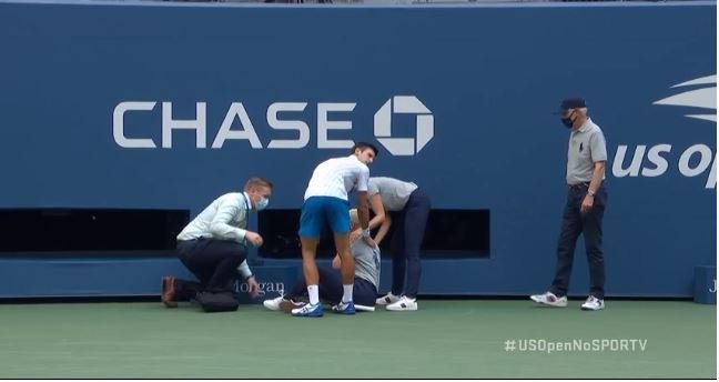 Djokovic Acerta Bolada Em Ju Za E Desclassificado Do Us Open Veja V Deo