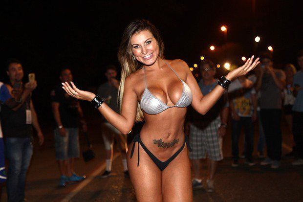 Andressa Urach Aposta Em Biqu Ni Fio Dental No Rock In Rio