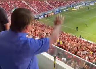 Bolsonaro é saudado por torcedores do Flamengo no Mané Garrincha vídeo