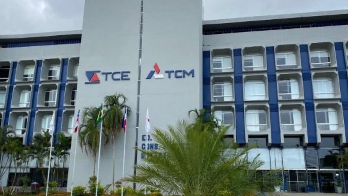 Tcm Ba Multa Ex Prefeito De Munic Pio Baiano Por Falhas Na Educa O