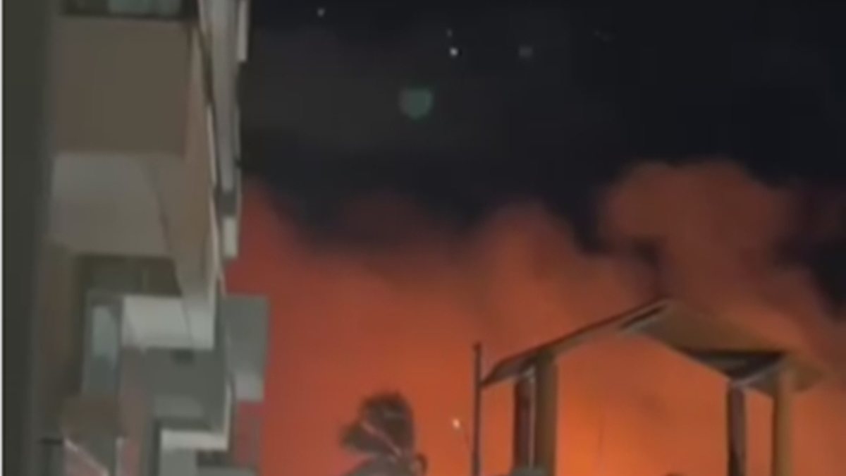 VÍDEO Incêndio de grandes proporções atinge terreno em Stella Maris