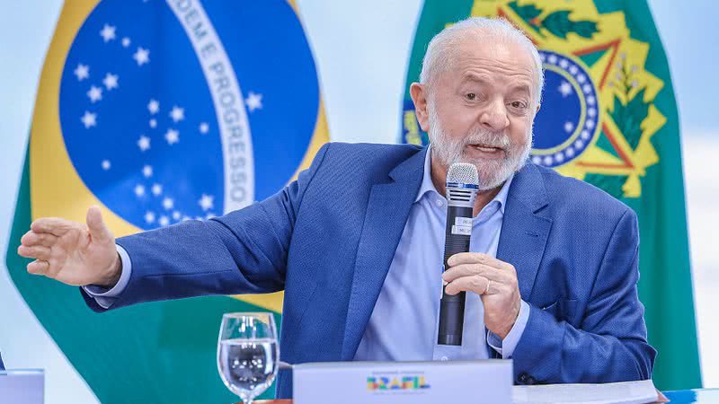 Lula veta prorrogação de desoneração da folha de pagamento