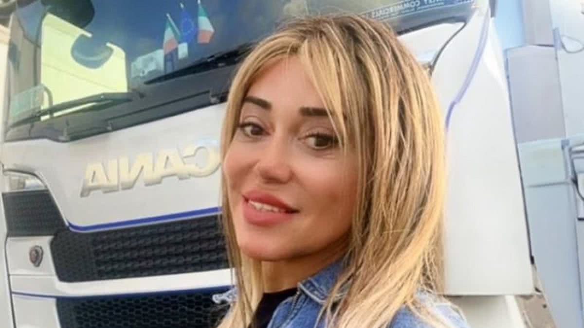 Mulher Abacaxi vai parar na delegacia após ataques transfóbicos saiba