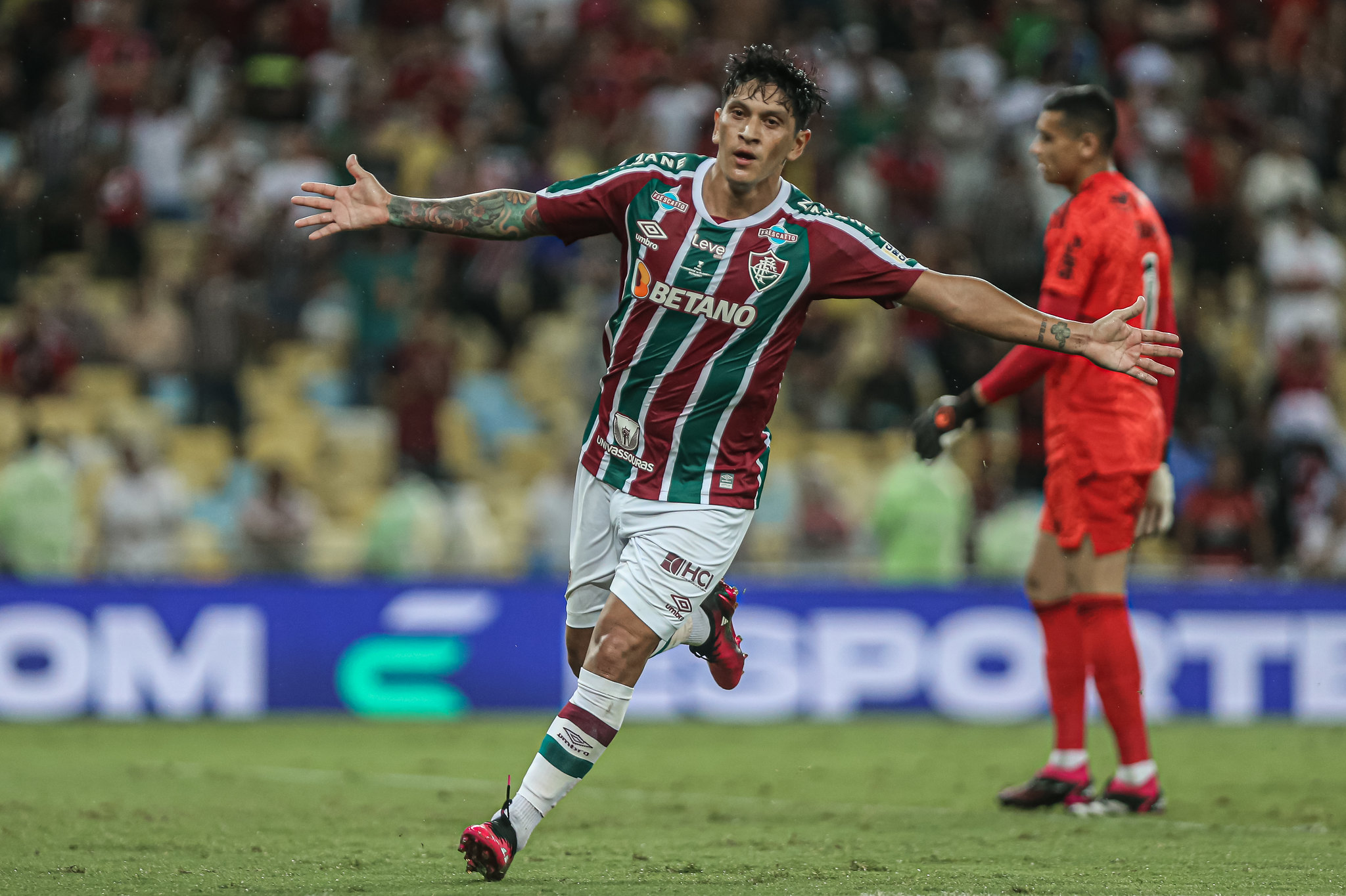 Chocolate de Páscoa Fluminense goleia Flamengo e fatura título Carioca