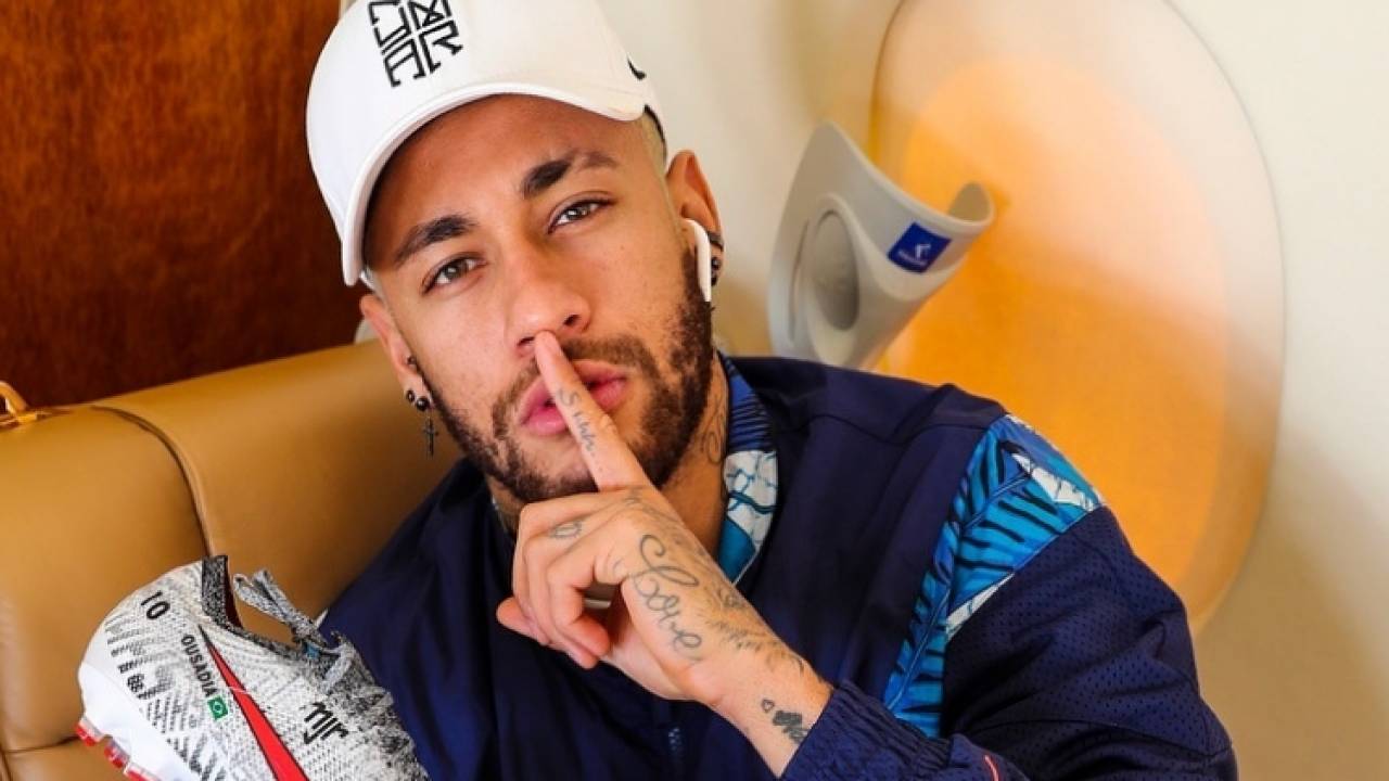 Solteiro Neymar se irrita exposição de flerte Não sou sujo