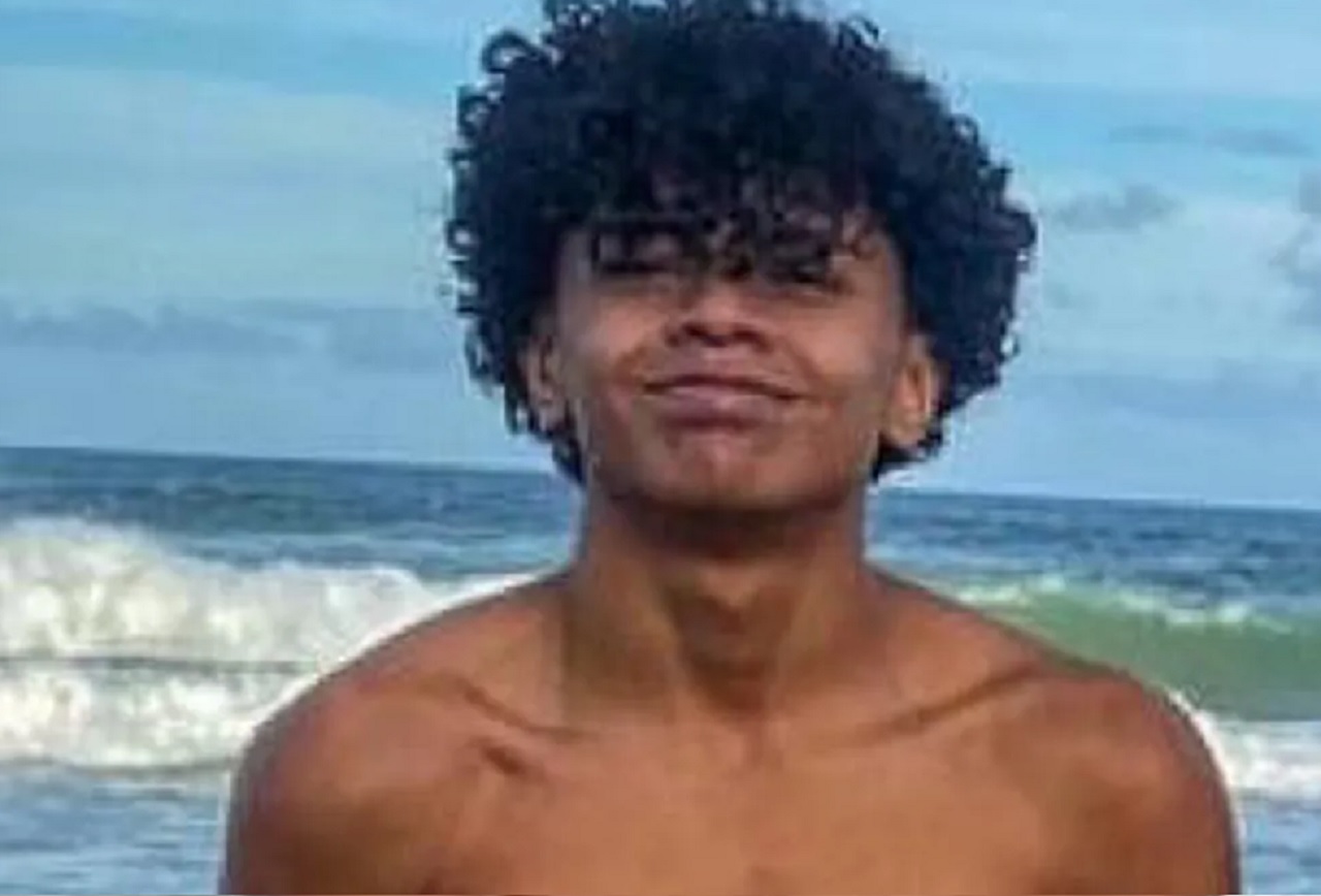 Corpo de jovem que desapareceu após entrar em mar de praia é encontrado