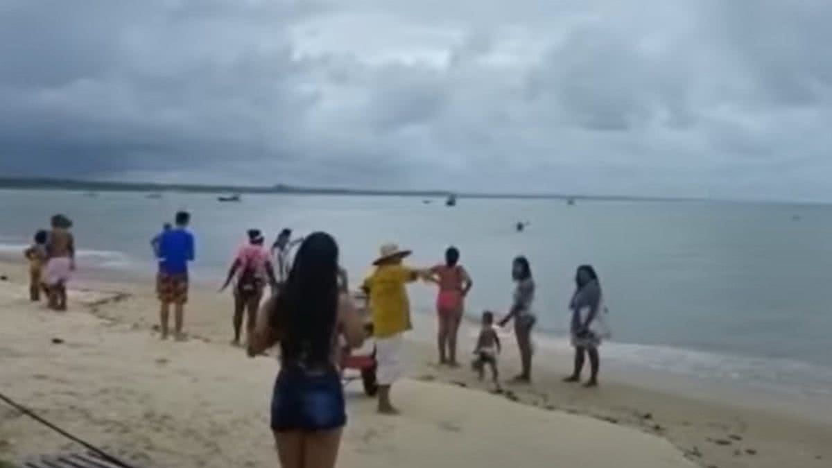 Casal De Turistas Morre Afogado Em Praia Nesta Sexta Feira 