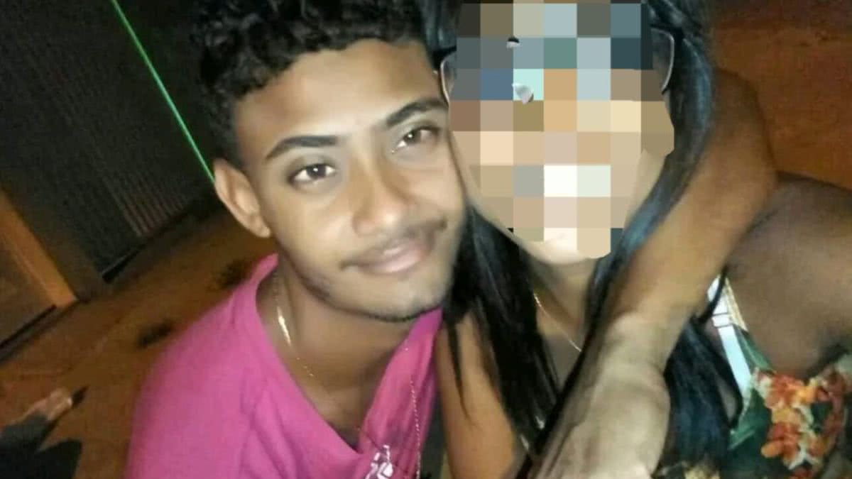 Homem Morto Ao Golpe De Faca Pela Esposa Durante Briga Por Fotos