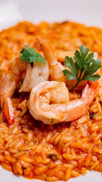 Aprenda a fazer um risoto de camarão delicioso
