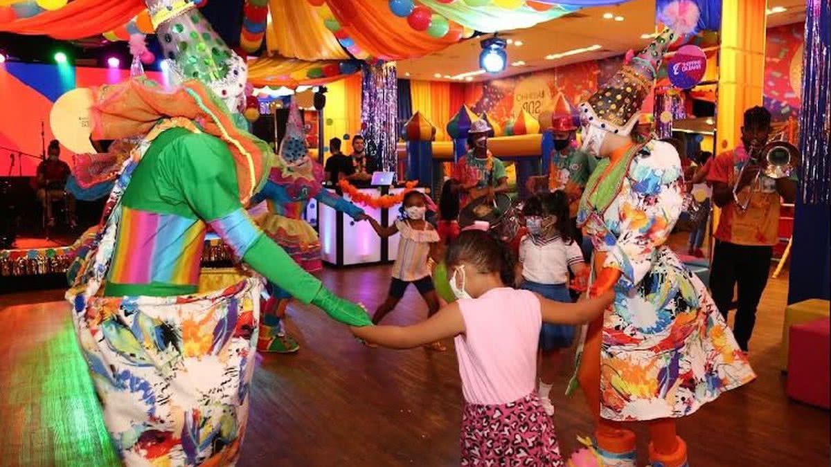 Floripa Shopping promove Bailinho de Carnaval Infantil com oficinas de  confecção de adereços e customização de abadás - Acontecendo Aqui