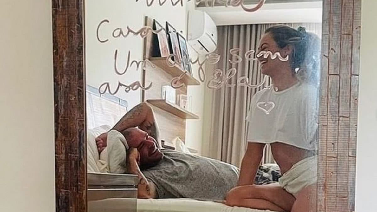 Paolla Oliveira curte o domingo na cama com Diogo Nogueira; veja foto