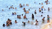 Baianos curtem praia no feriado de 1º de Janeiro