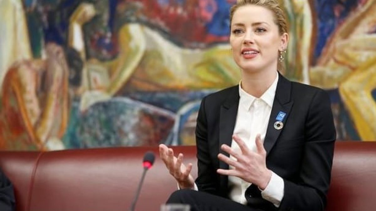 O que aconteceu com Amber Heard após derrota judicial contra