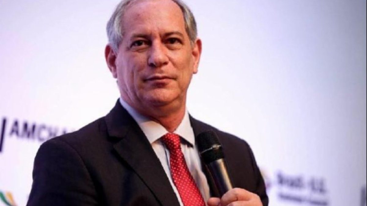 Ciro Gomes suspende pr candidatura presid ncia