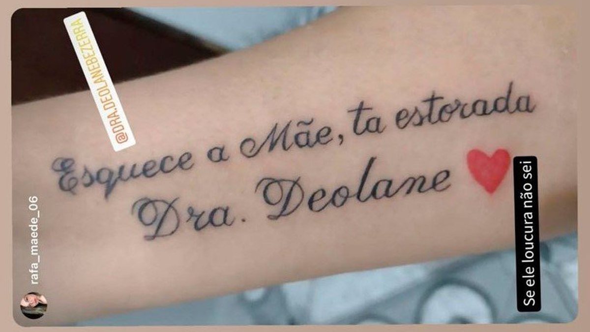 Fã homenageia Deolane Bezerra com tatuagem e erro na escrita viraliza