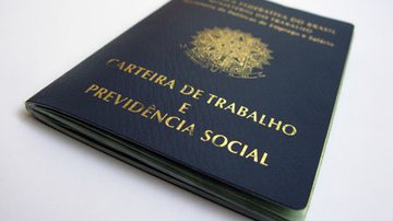 Imagem Empregadores pagarão multa por não assinar carteira de doméstico