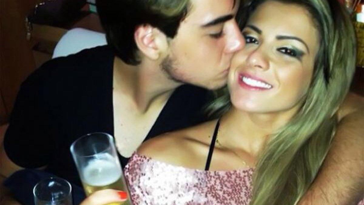Mãe de Babi Rossi nega fim de namoro da filha com Olin Batista após  ex-panicat deletar fotos - Famosos - Extra Online