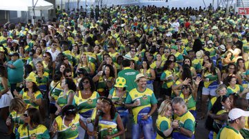 Imagem Torres da Lapa leva seu sertanejo para o FestSol neste sábado