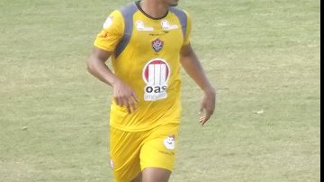 Imagem Caio Júnior comanda treino tático e esboça time titular