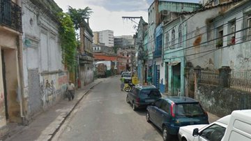 Imagem Idosa e adolescente são executados no Centro Histórico de Salvador