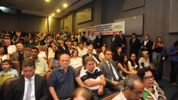 Imagem Sem lugar na mesa, Rui Costa senta com o povo em evento