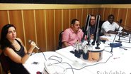 Imagem João Henrique aparece em fotos já em estúdio de rádio