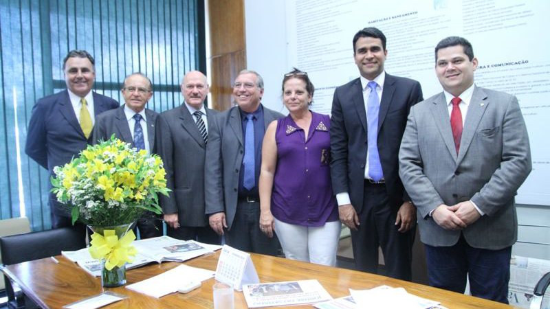 Imagem “A máscara caiu”, diz o deputado do DEM sobre o programa Mais Médicos