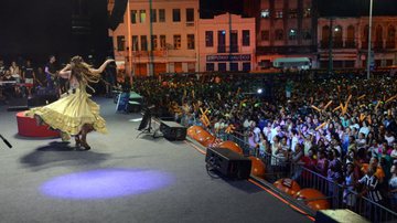 Imagem Réveillon de Salvador: &quot;virei a branquinha mais neguinha&quot;, diz Daniela