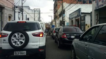 Imagem Fila de carros do Ferry já atinge o Largo de Roma