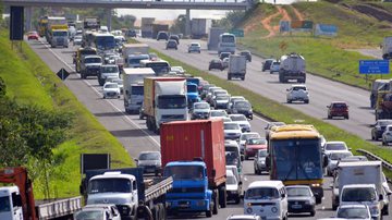 Imagem Manifestação do Sindicato de Metalúrgicos engarrafa BR-324