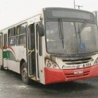 Imagem Ônibus pega fogo em Feira de Santana com passageiros dentro 