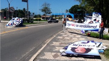 Imagem Porto Seguro: Cláudia acusa adversários de destruírem placas