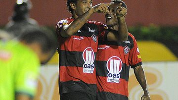 Imagem Vitória goleia e acorda no G4