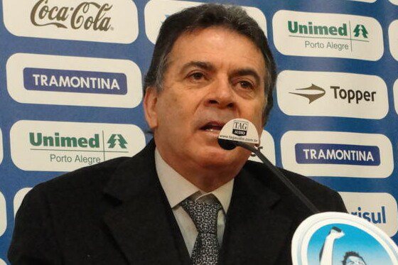 Imagem Diretor de futebol do Grêmio chama seguranças de &#039;macaco&#039; no Engenhão