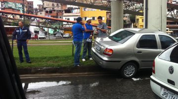 Imagem Chuva não atrapalha o trânsito neste sábado