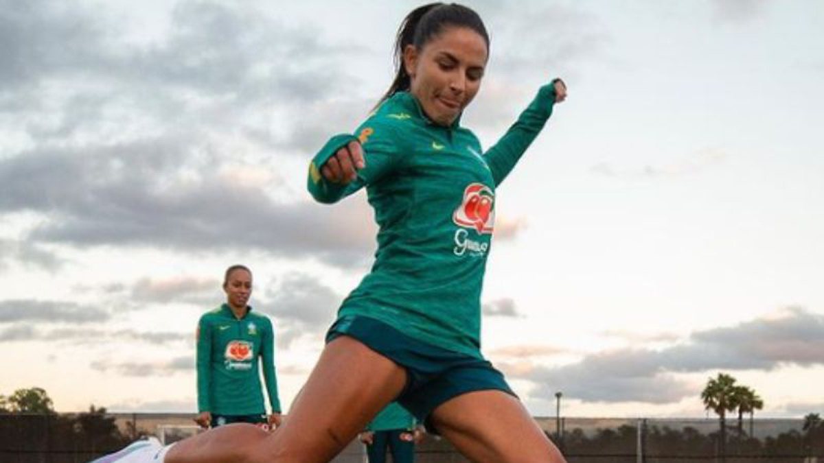 Debinha, atacante da Seleção feminina: Futebol feminino não é