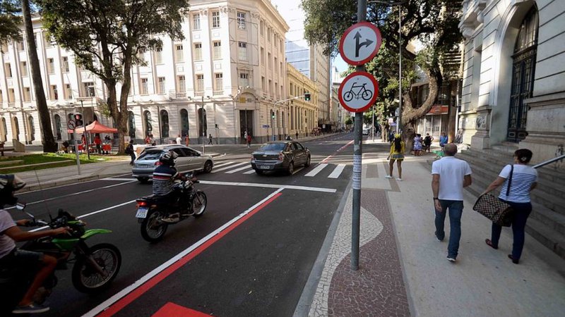 https://www.bnews.com.br/media/_versions/marco_2023/nova-rua-miguel-calmon--comercio--salvador-bahia--foto-jefferson-peixoto-secom-958x640_widelg.jpeg