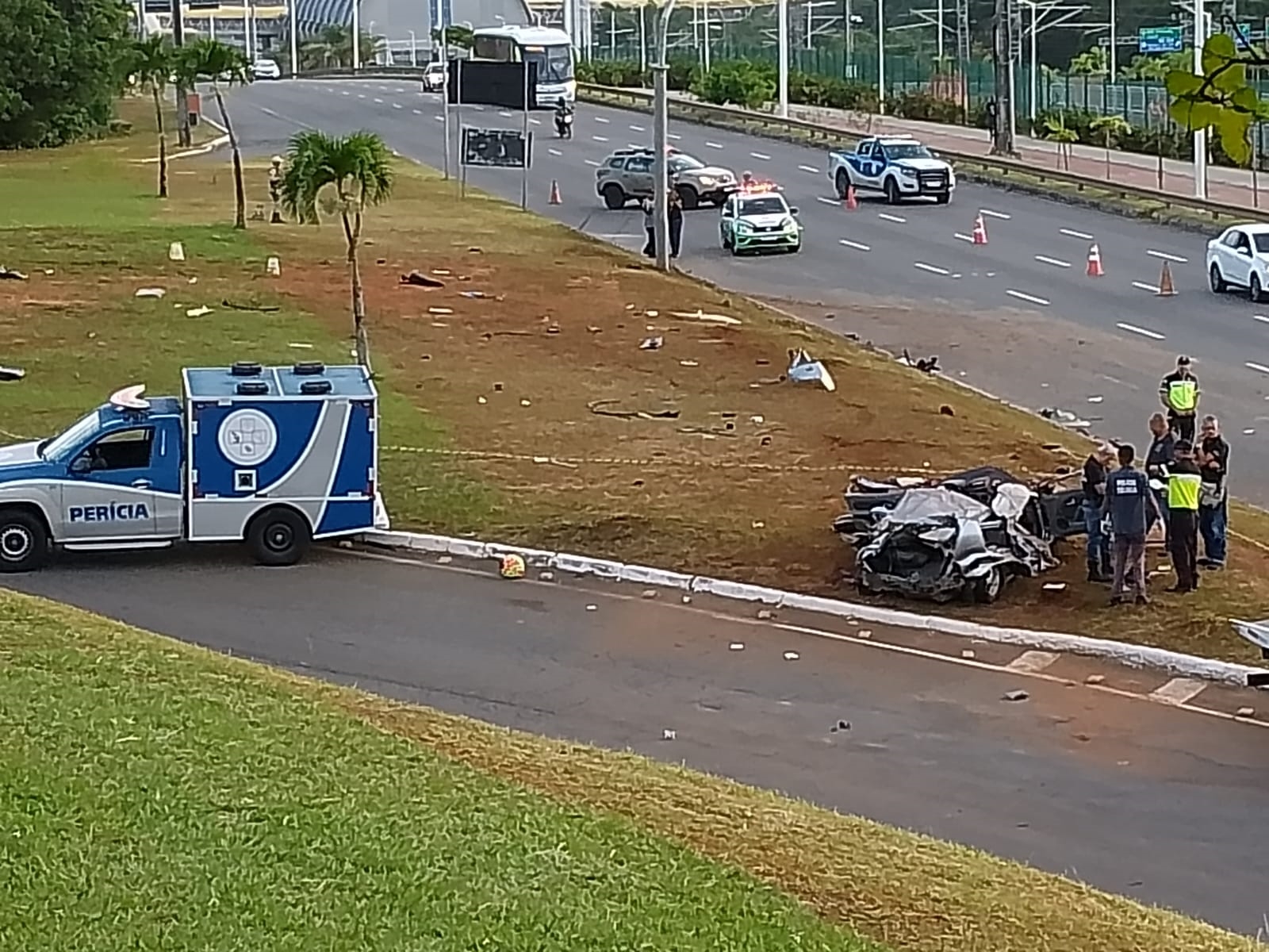 Vídeo Acidente De Trânsito Deixa Três Pessoas Mortas Na Avenida Paralela 