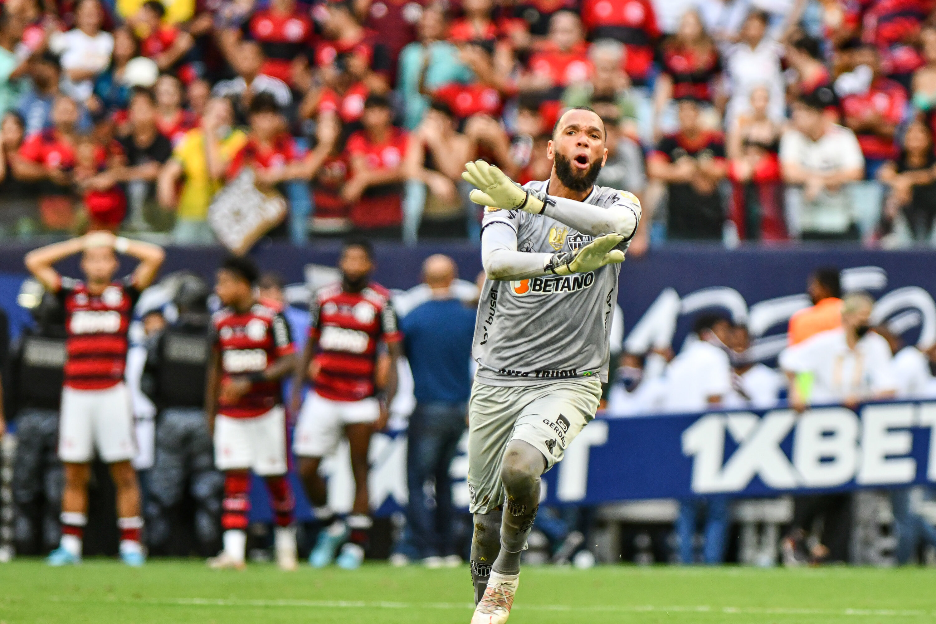 Nos pênaltis, Atlético bate o Flamengo e vence a Supercopa