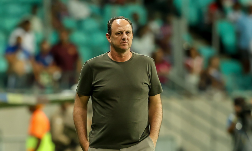 Rogério Ceni à beira do campo pelo Bahia